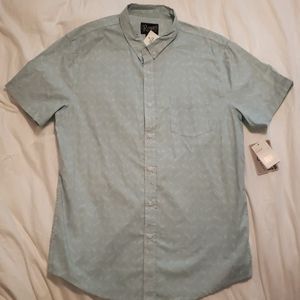 Men's button up short sleeved shirt